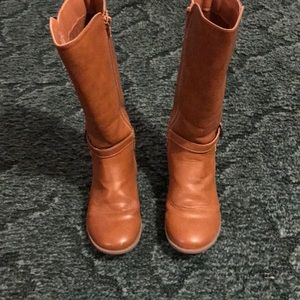 Big girls size 2 boots